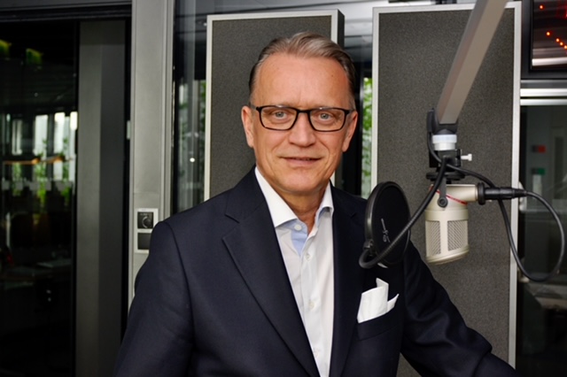 Ingo Kahle 2015 im Studio von Inforadio. 